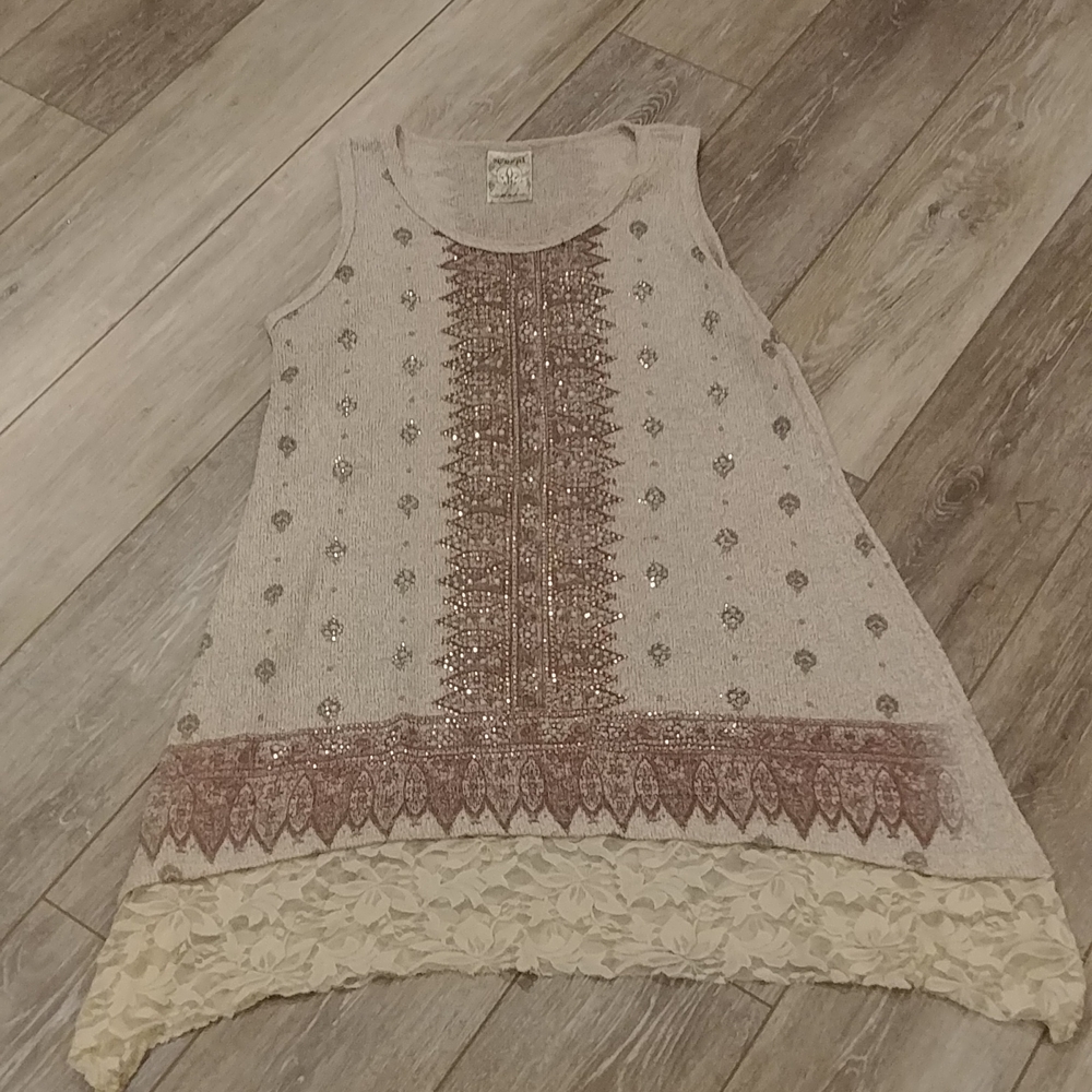 Bouquet lace and beaded tank top. Super cute and flowy. Like new!